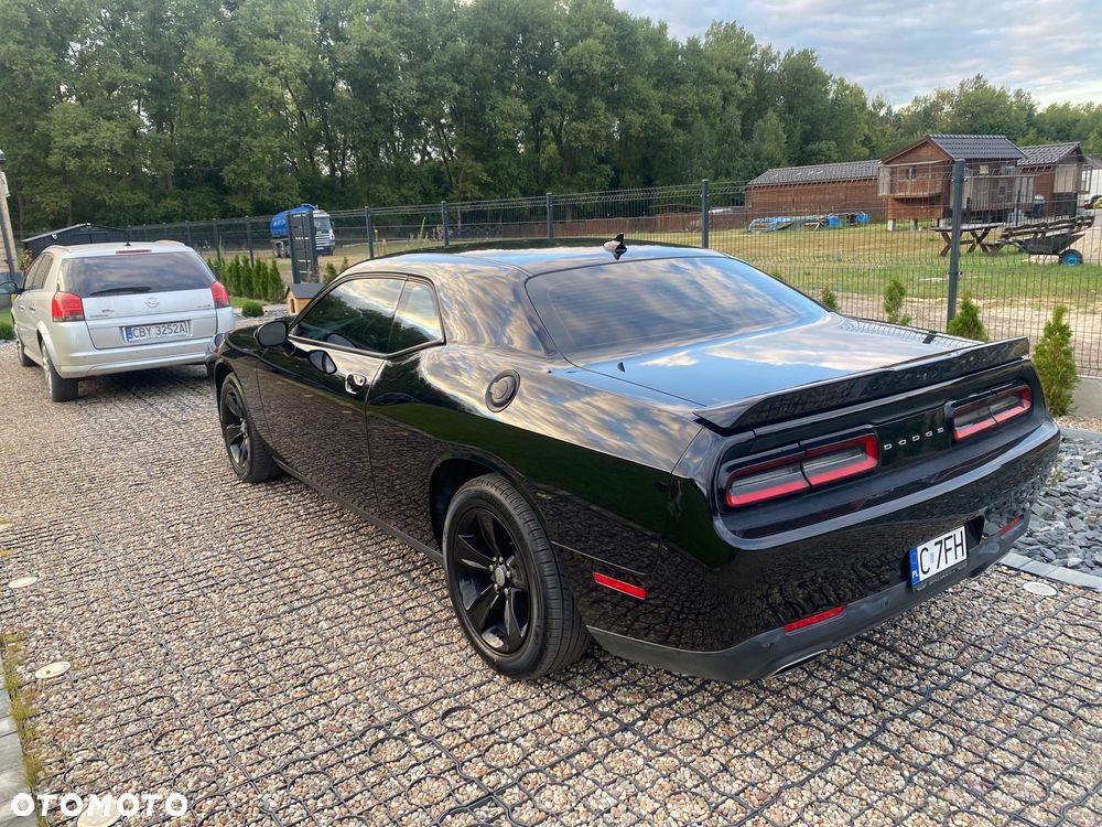 Dodge Challenger - 4
