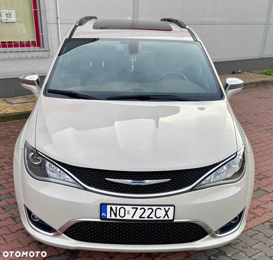 Chrysler Pacifica - 9