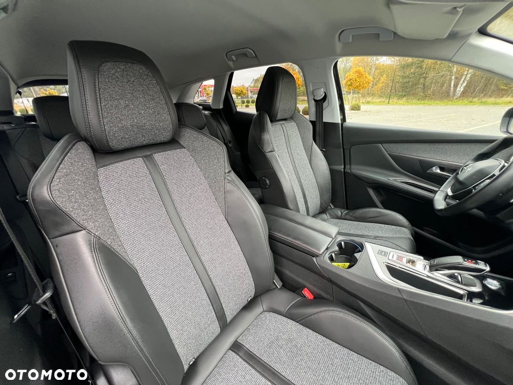 Peugeot 3008 BlueHDi 180 Stop & Start EAT8 Allure - 28