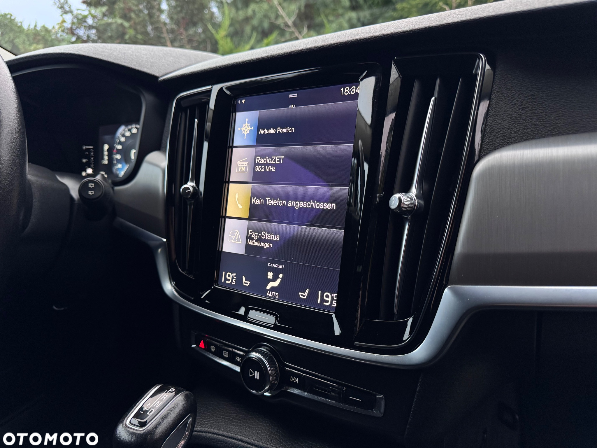 Volvo V90 D3 Geartronic Momentum Pro - 35