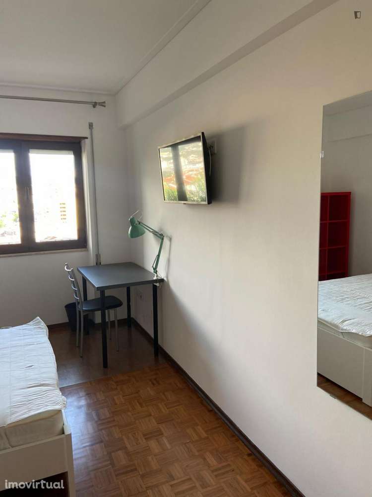 Quarto - localizado em Coimbra - Grande imagem: 4/13