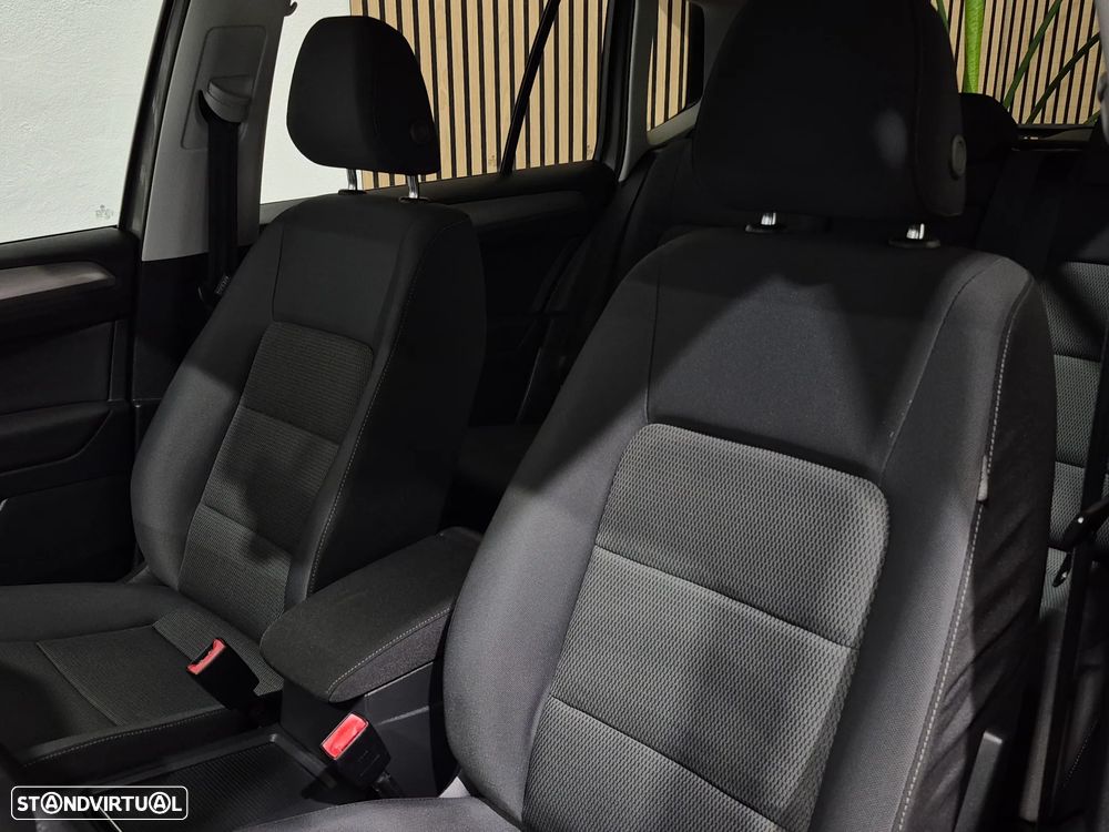 VW Golf Sportsvan 1.6 TDI Confortline BlueMotion - 25