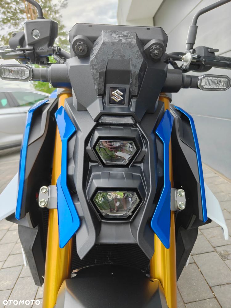 Suzuki GSX 1000 - 6