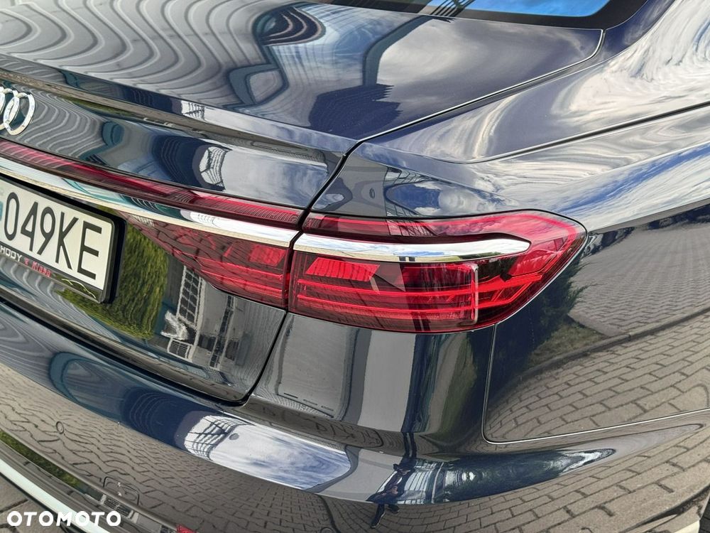 Audi S8 - 12