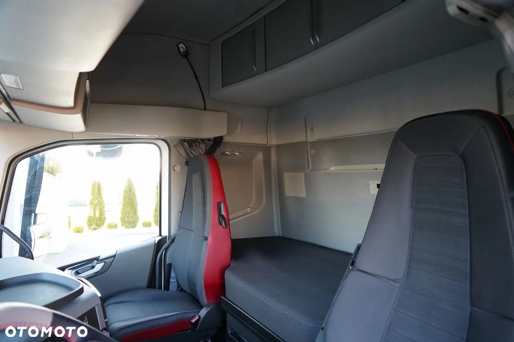 Volvo FH 500 / SOLÓWKA / WINDA / KLIMA POSTOJOWA / MOCNA PODŁOGA / - 24