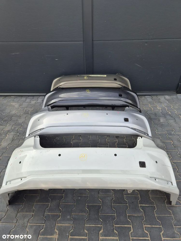 TOYOTA COROLLA E21 SEDAN ZDERZAK TYLNY (dostępne 6 zderzaków)