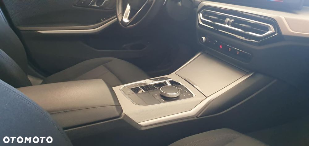 BMW Seria 3 320d xDrive - 8