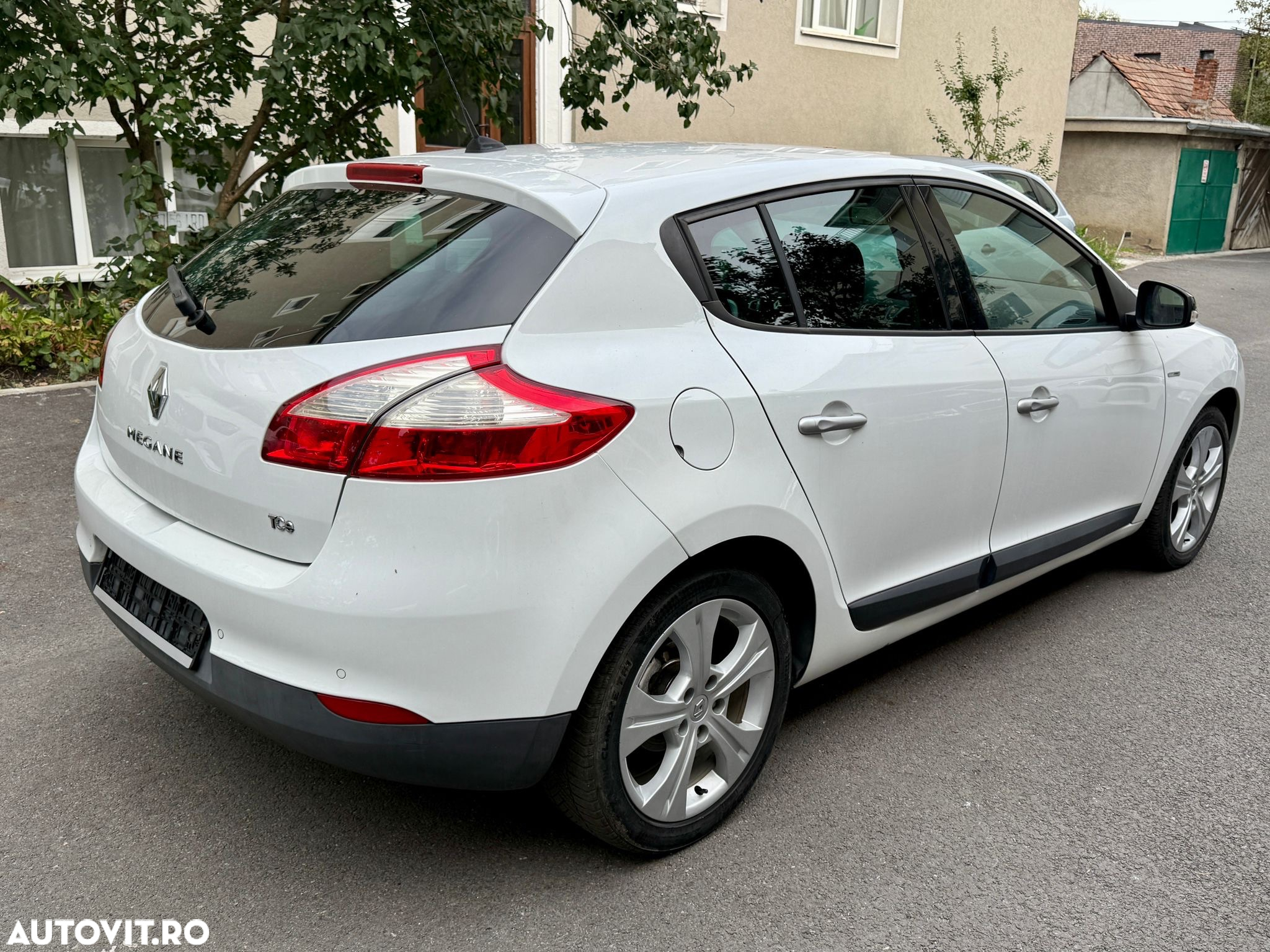 Renault Megane TCe 130 BOSE Edition - 4