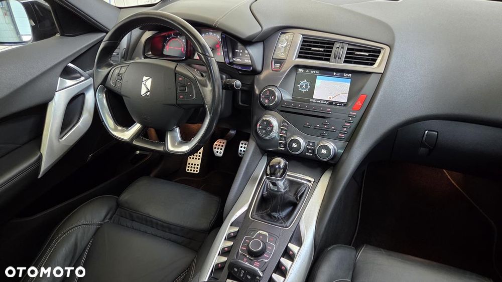 Citroën DS5 THP 200 SoChic - 19