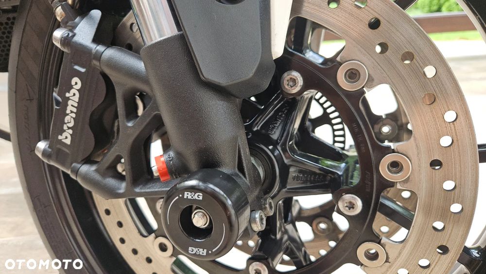 Triumph Speed Triple - 9