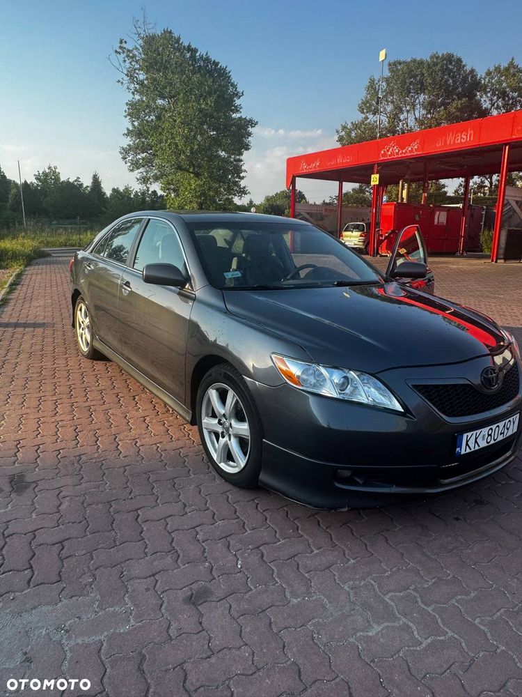 Toyota Camry - 6