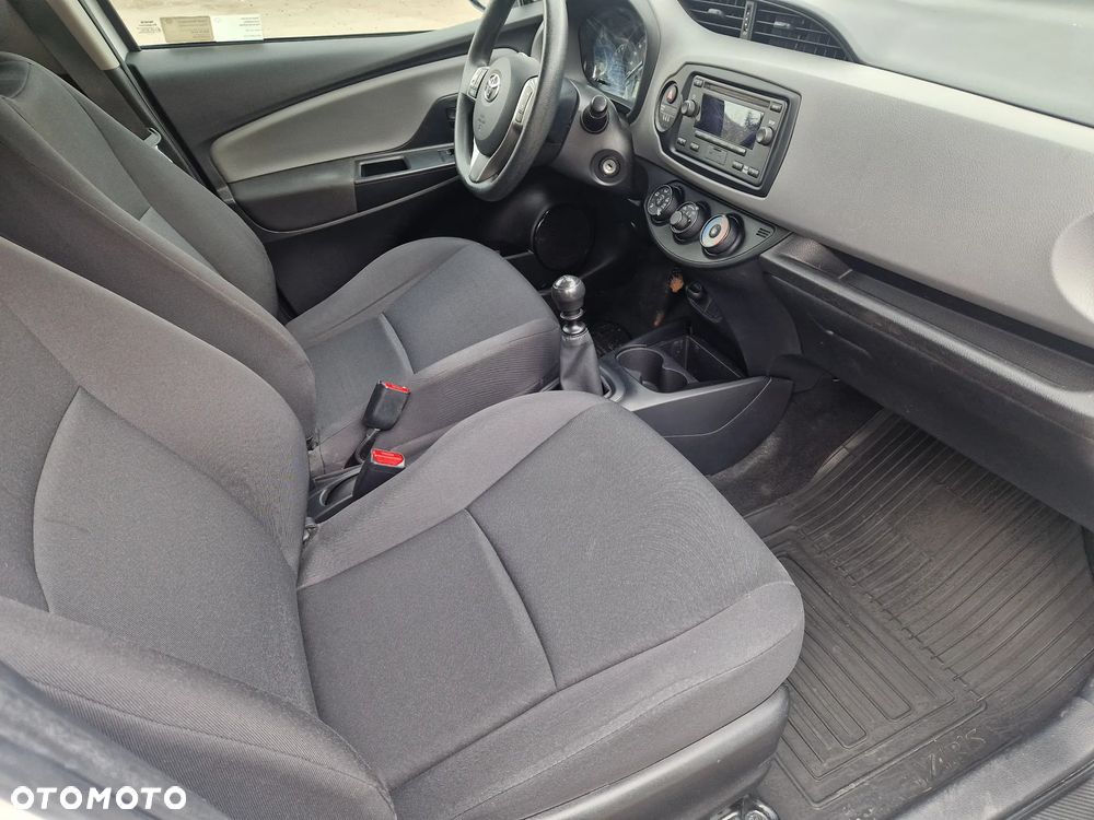 Toyota Yaris 1.5 Active - 10
