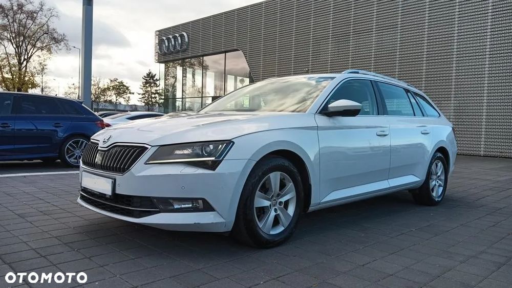 Skoda Superb 2.0 TDI Ambition DSG - 9