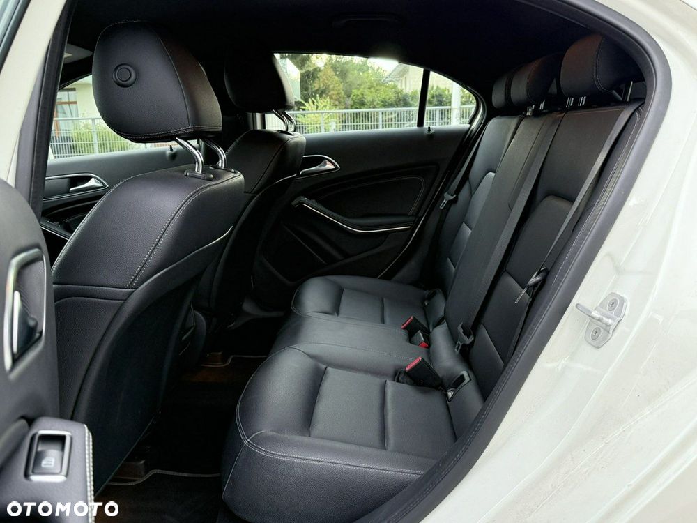 Mercedes-Benz Klasa A 180 (BlueEFFICIENCY) Urban - 15