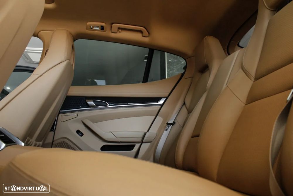 Porsche Panamera Standard - 10
