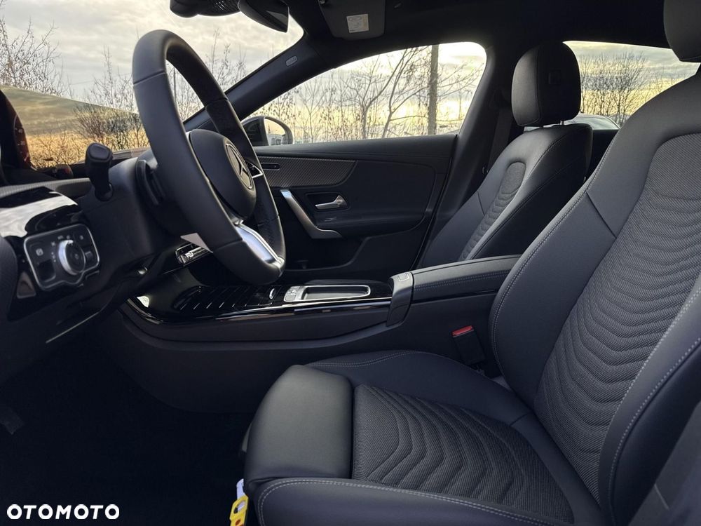 Mercedes-Benz CLA - 11
