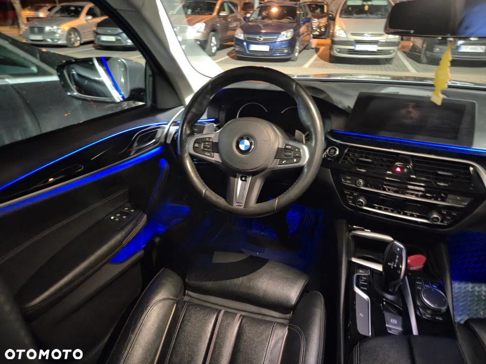 BMW Seria 5 520d Sport Line - 37