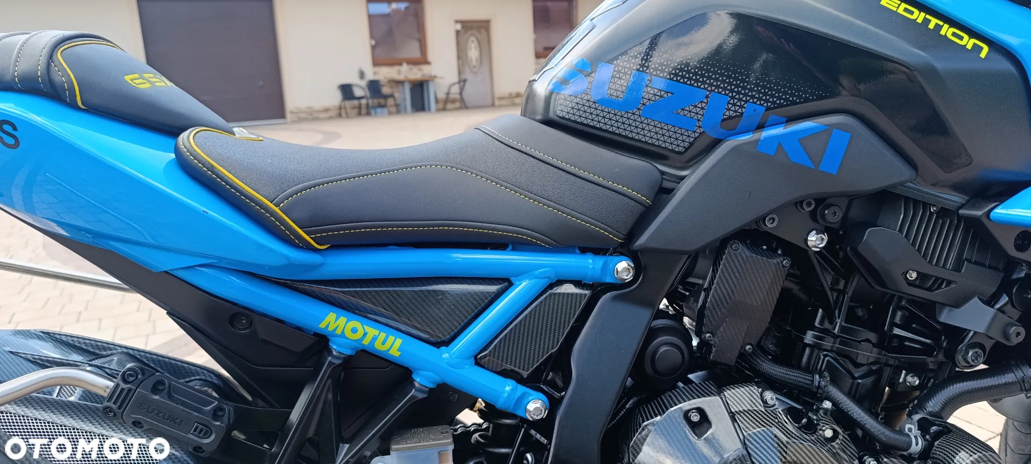 Suzuki GSX - 23