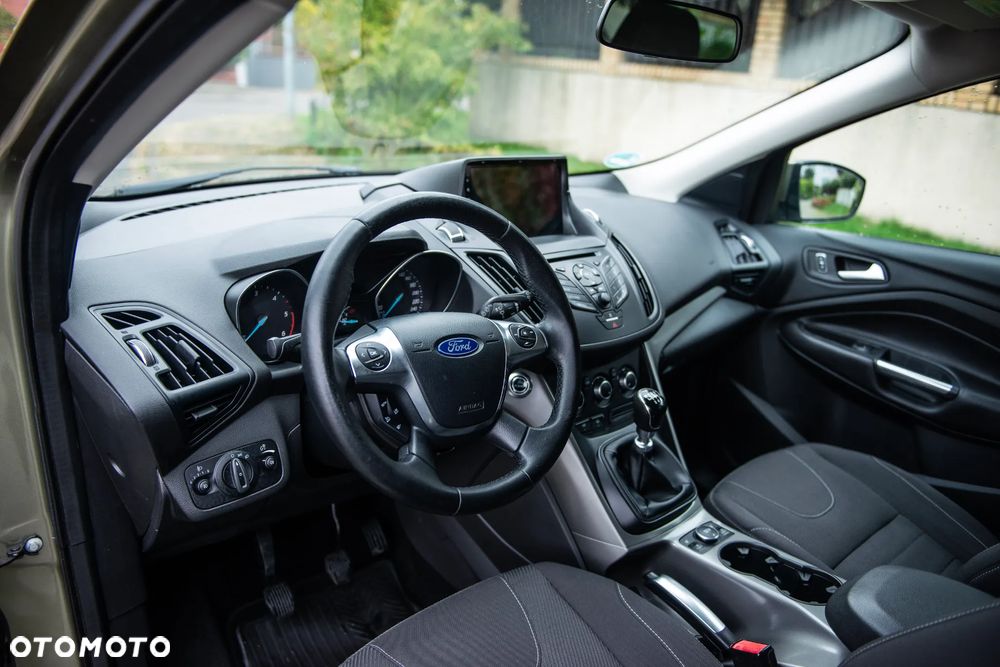 Ford Kuga 2.0 TDCi 2x4 Titanium - 19