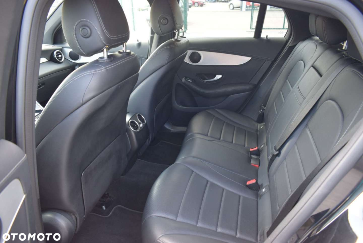 Mercedes-Benz GLC - 21