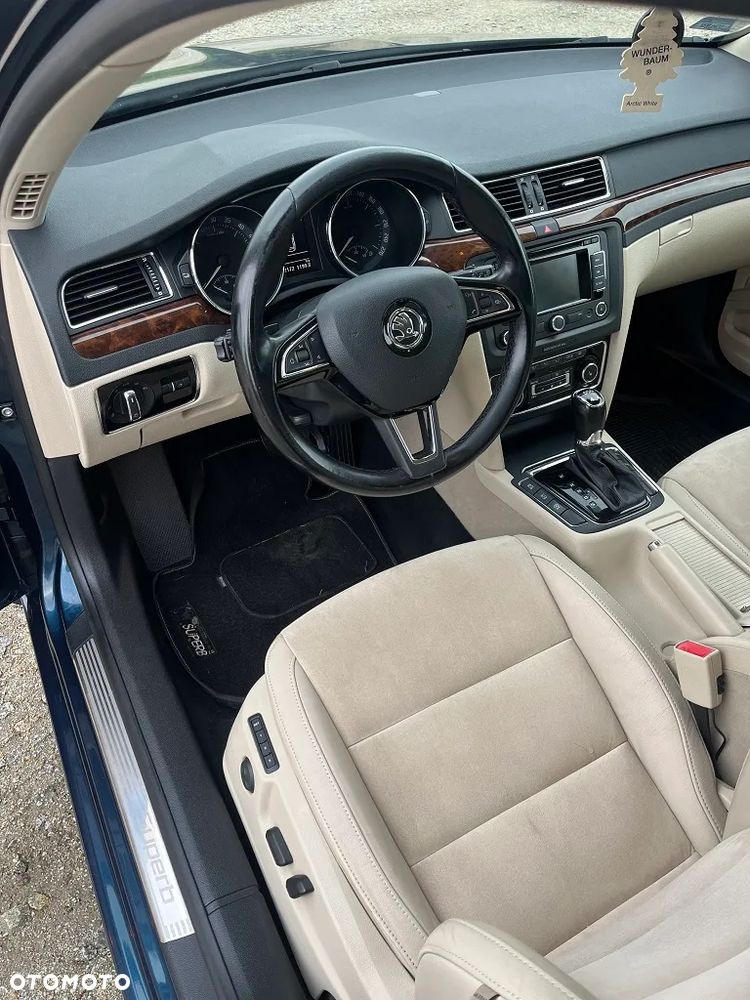 Skoda Superb 2.0 TDI 4x4 Platinum Outdoor DSG - 17