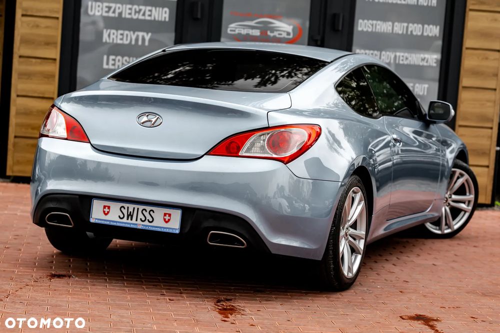 Hyundai Genesis Coupe 2.0 T - 11