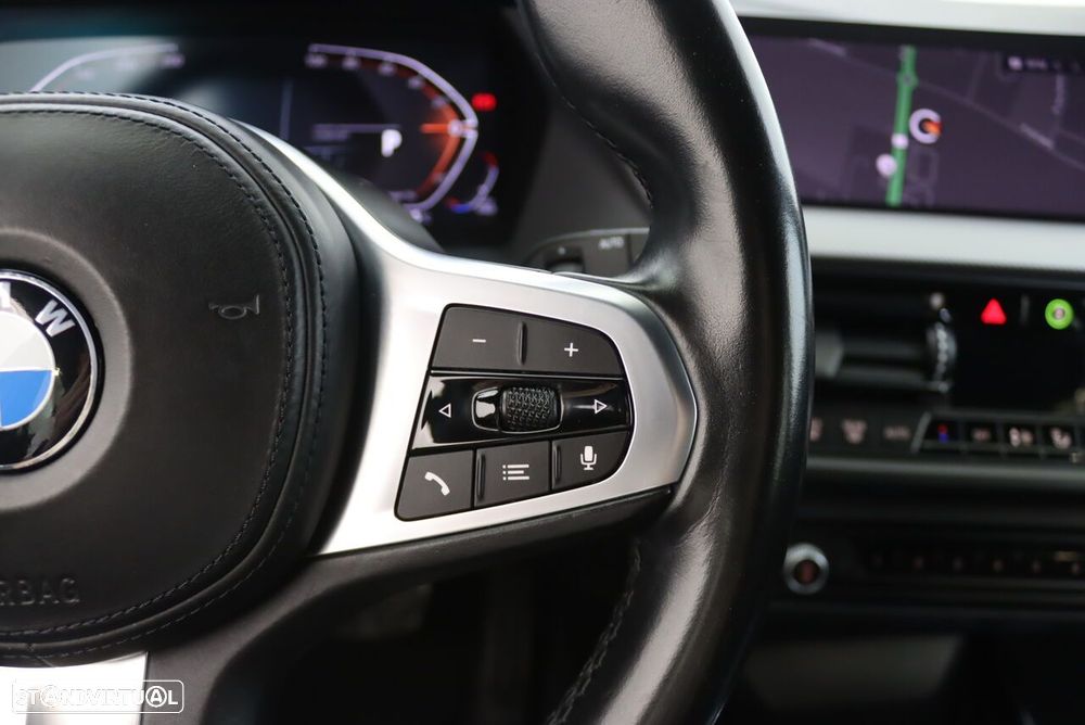 BMW 116 d Pack Desportivo M Auto - 10