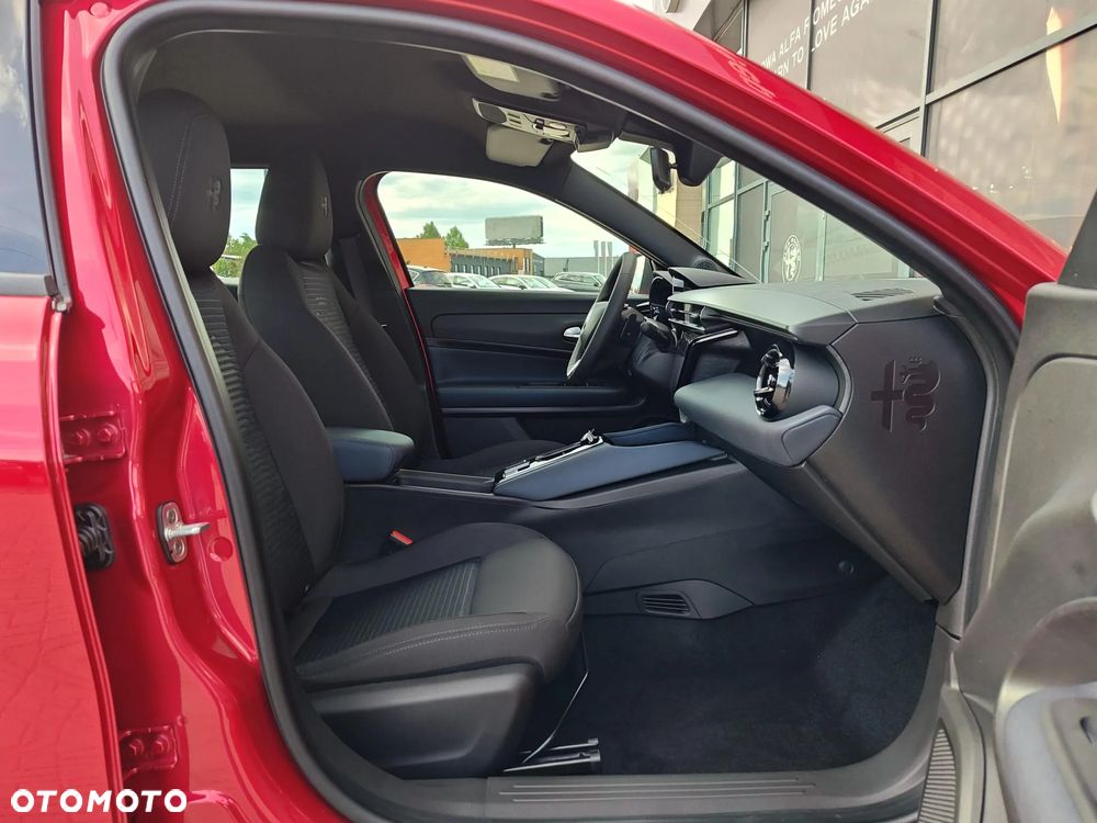 Alfa Romeo Junior 1.2 mHEV Ibrida eDCT - 16