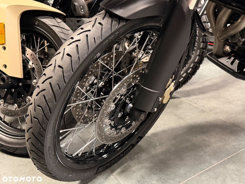 Triumph Tiger - 38