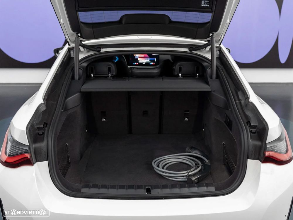 BMW i4 eDrive40 Pack Desportivo M - 12