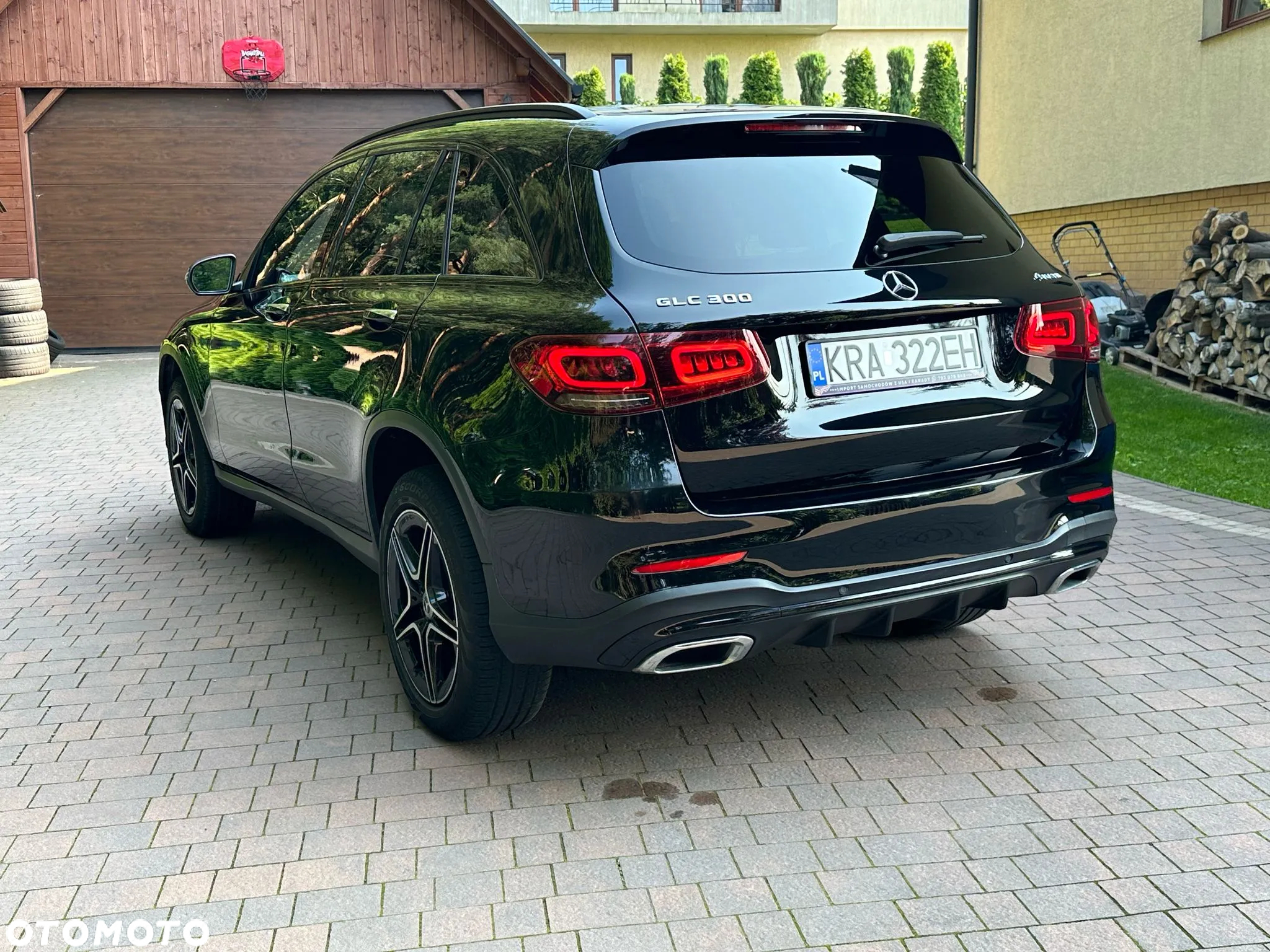 Mercedes-Benz GLC 300 4Matic 9G-TRONIC AMG Line - 24