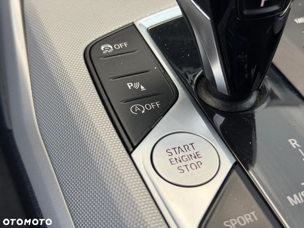 BMW Seria 3 318i Sport - 20