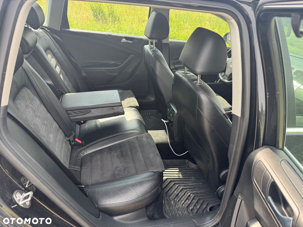 Volkswagen Passat 3.2 V6 FSI 4Mot Highline DSG - 9