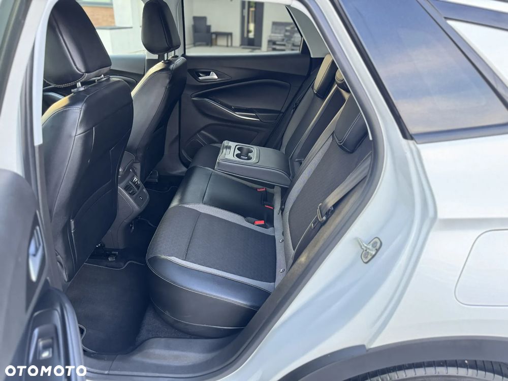 Opel Grandland X Plug-in-Hybrid4 1.6 DI Start/Stop Ultimate - 32