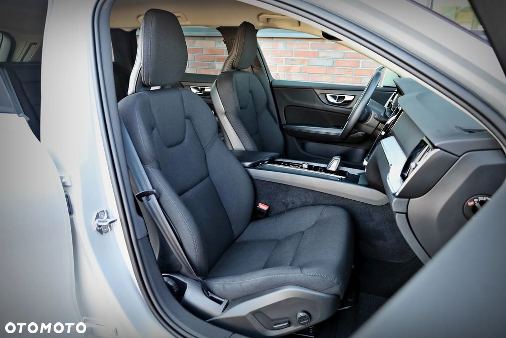 Volvo V60 B4 D Momentum - 18