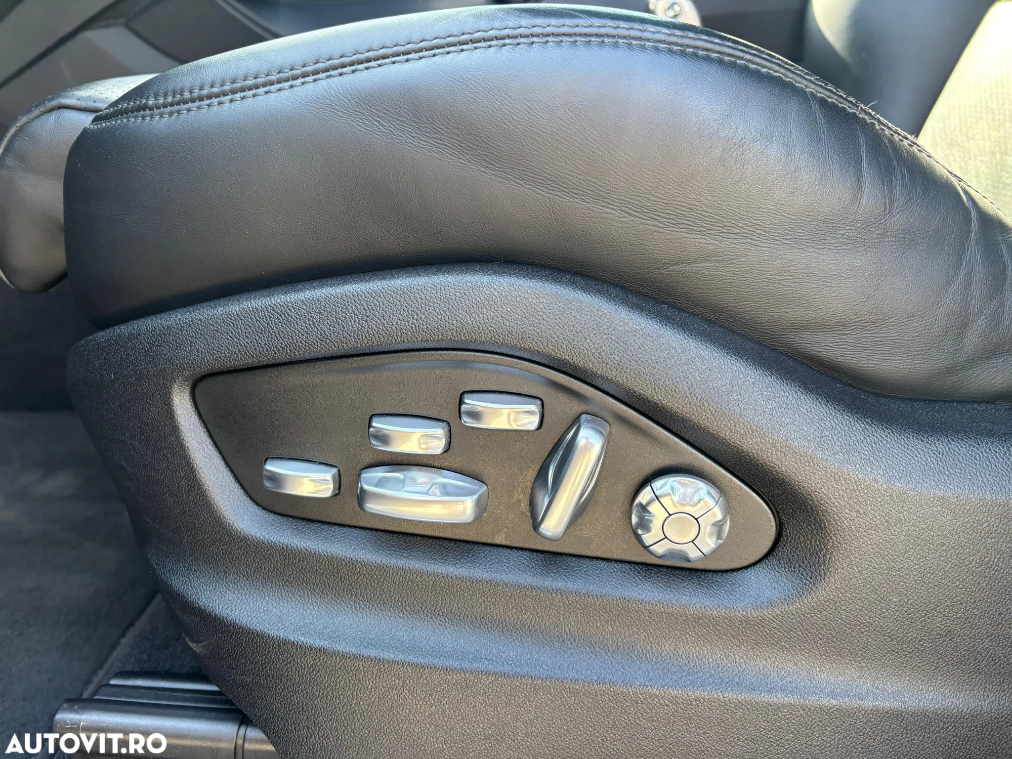 Porsche Cayenne S - 23
