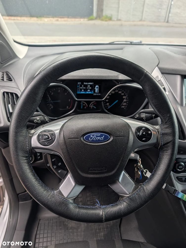 Ford Transit Connect - 33