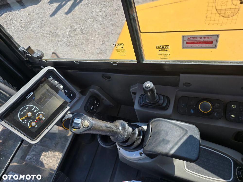 JCB - 4