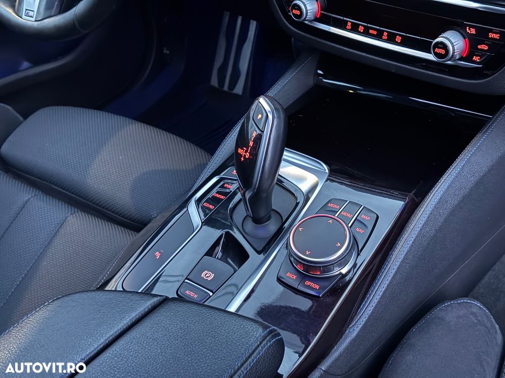 BMW Seria 5 530d xDrive AT - 13