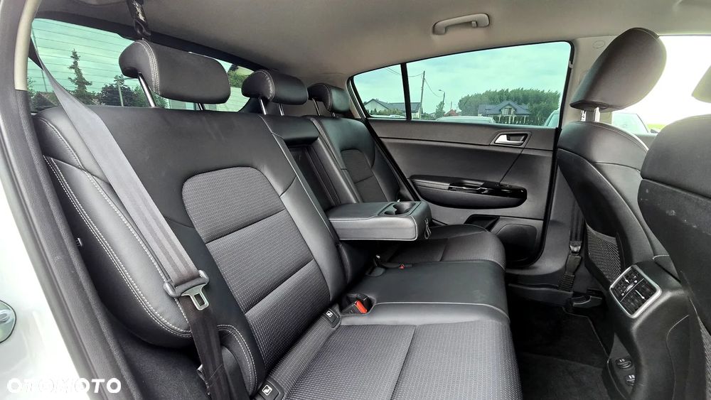 Kia Sportage 1.6 CRDI MHEV L Business Line 2WD DCT - 31