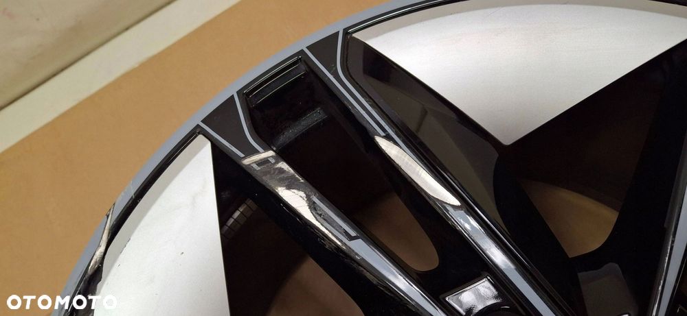 felga aluminiowa audi e-tron gt rs 4j3 11.5x21 et66 4j3601025ad - 3