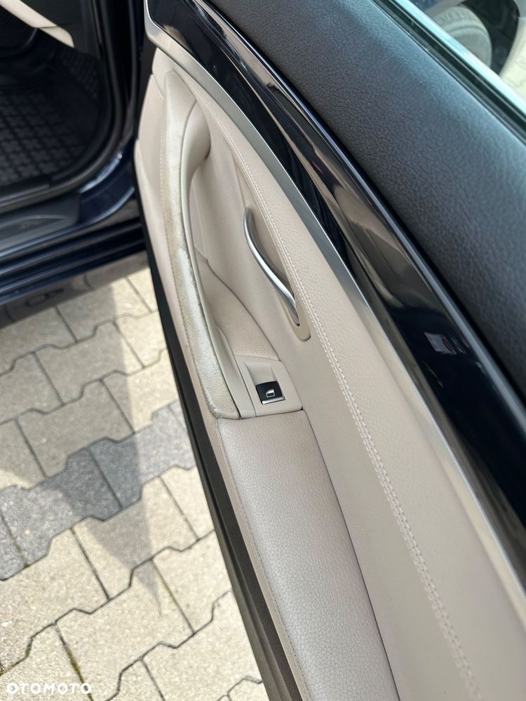 BMW Seria 5 520d - 14