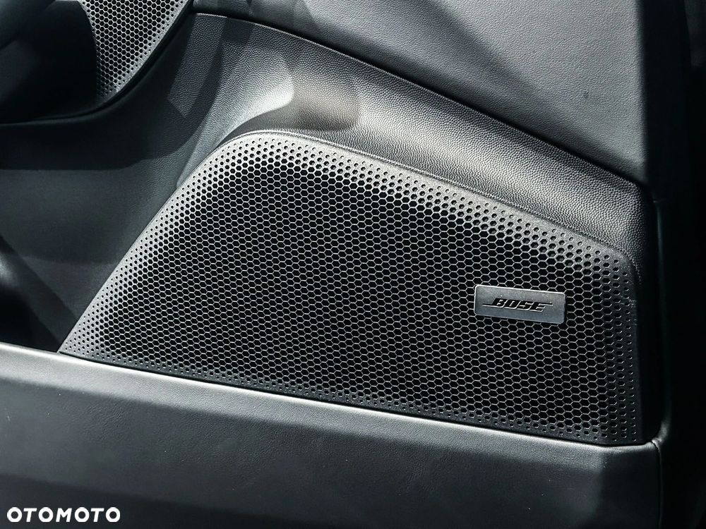 Porsche Macan Turbo 100kWh - 16