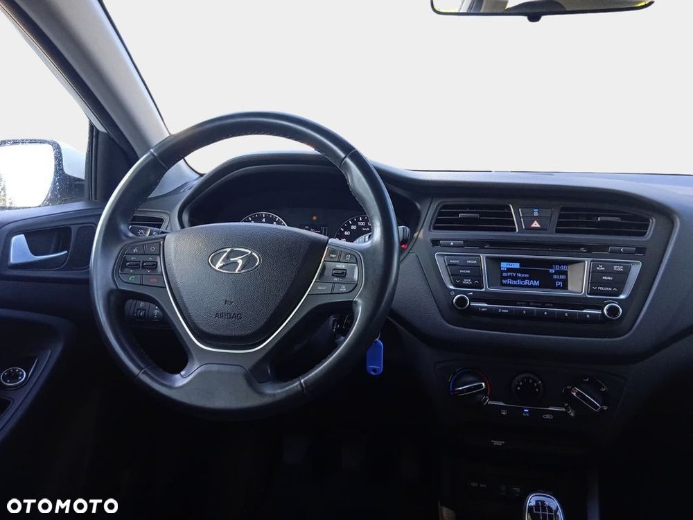 Hyundai i20 1.4 Comfort - 13