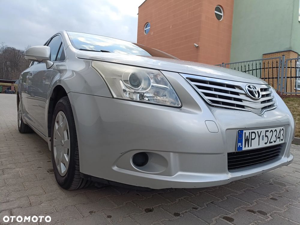 Toyota Avensis 1.6 Comfort - 20