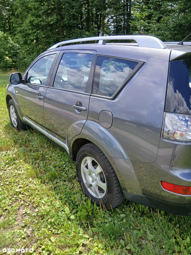 Mitsubishi Outlander 2.0 DID Instyle - 4