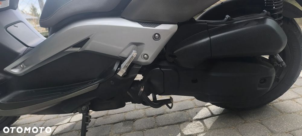 Yamaha X-max - 8