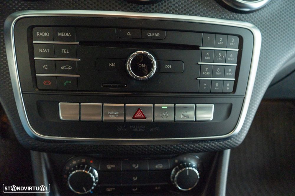 Mercedes-Benz A 180 d AMG Line - 20