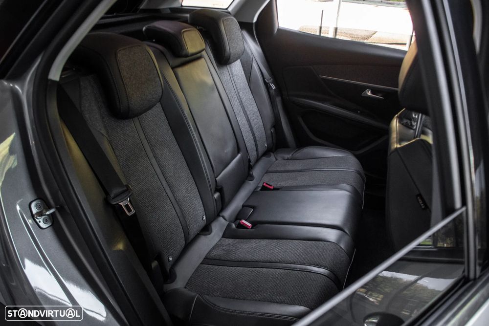 Peugeot 3008 BlueHDi 130 Stop & Start EAT8 Allure - 31