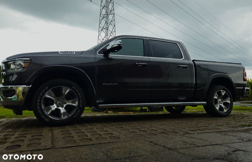 RAM 1500 5.7 Crew Cab Longbed Laramie Chrome - 19